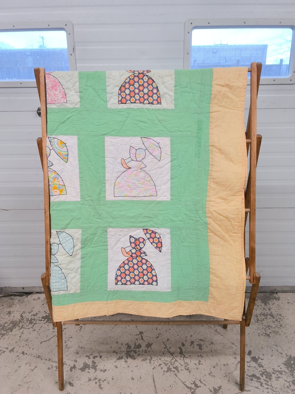 Vintage Hand-Stitched Sunbonnet Sue Parasol Applique Quilt Blanket